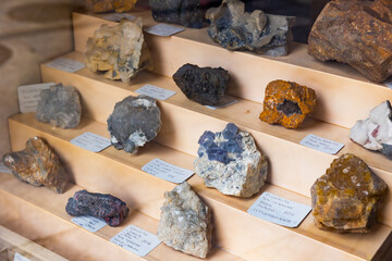 Counter with various semi-precious and ornamental stones. Names of stones in Spanish. Salamanca....