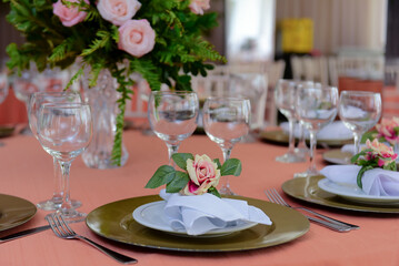 table set, wedding table setting, table set for a dinning, table set for a reception, wedding table setting