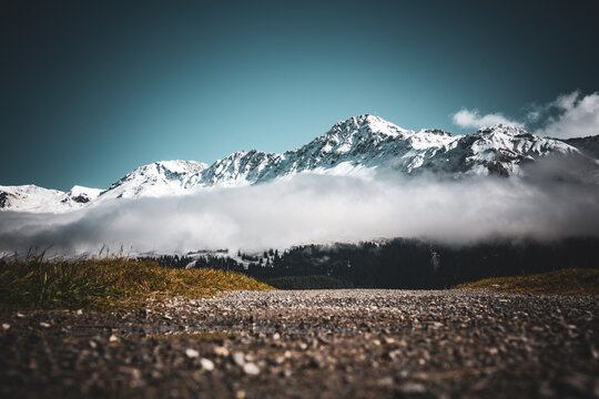 Wechsel der Jahreszeiten vom Herbst zum Winter in den Schweizer Alpen, Lenzerheide
