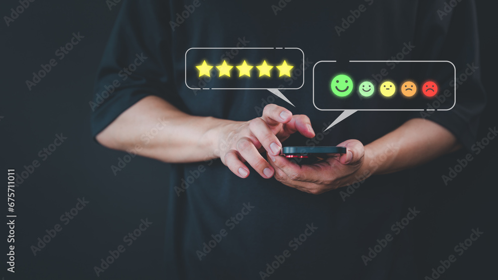 Aufkleber customer use a smartphone give point 5 stars and smile face icon for feedback review satisfaction se