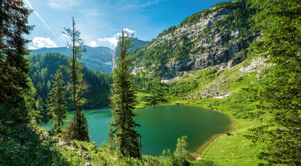Hike trail view to the Berchtesgaden Green Lake - obrazy, fototapety, plakaty