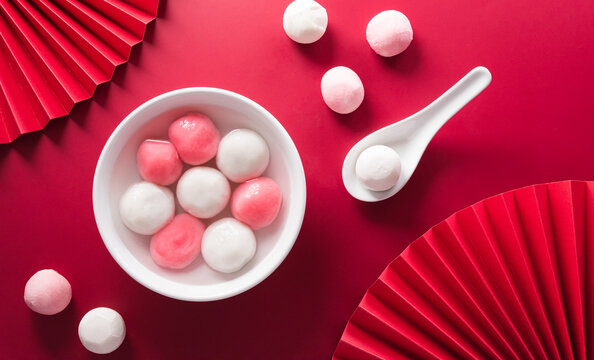 Tang Yuan(sweet dumplings balls), a traditional cuisine for Mid-autumn, Dongzhi (winter solstice ) and Chinese new year.