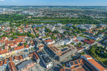 Ausblick auf die Automobilstadt Dingolfing an der Isar in Niederbayern 