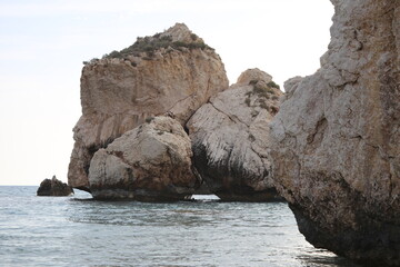 Felsen der Aphrodite, schüner strand an meeresbucht auf der insel Zypern 