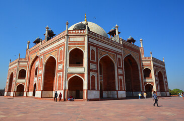 Fototapeta na wymiar Humayun's tomb is the tomb of the Mughal Emperor Humayun in Delhi, India.The tomb was commissioned by Humayun's first wife and chief consort, Empress Bega Begum 