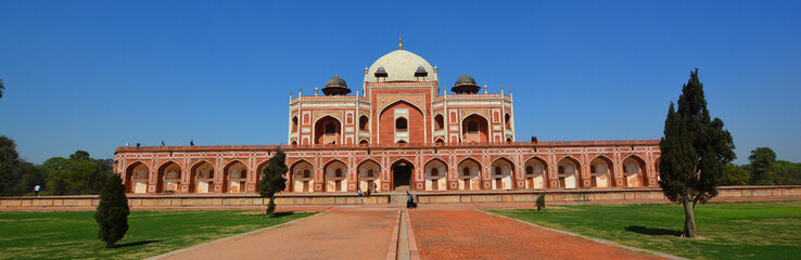  Humayun's tomb is the tomb of the Mughal Emperor Humayun in Delhi, India.The tomb was commissioned...