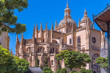 Fototapeta na wymiar View of the Gothic Cathedral of Segovia, Spain