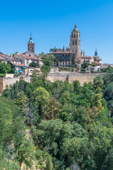 Fototapeta na wymiar View of the city of Segovia, Spain, with the cathedral in the foreground