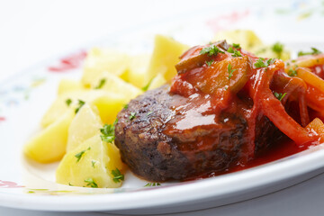 potato with cutlet and vegetables
