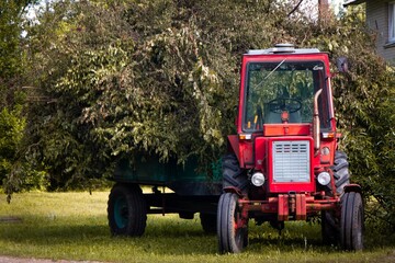 tracteur rouge