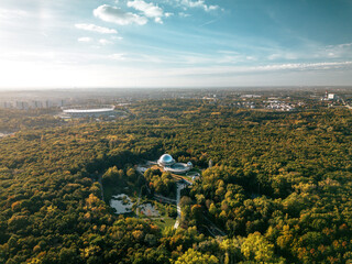 Park Chorzów Planetarium z powietrza - Zachód Słońca  - 676040858