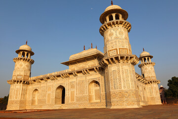 Obraz premium Tomb of I'timad-ud-Daulah is a Mughal mausoleum in the city of Agra in the Indian state of Uttar Pradesh India. 