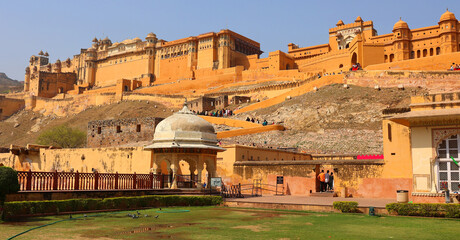 Amber fort were founded by ruler Alan Singh Chanda of Chanda dynasty of Meenas