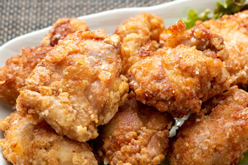 唐揚げ(鶏もも肉の唐揚げ)のアップ。
