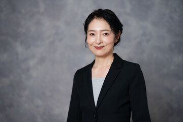 キャリアウーマンのポートレート