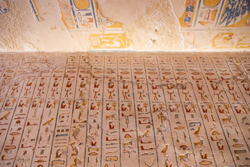 colorful hieroglyphs in ancient egyptian tomb in the valley of the kings in luxor, egypt - obrazy, fototapety, plakaty