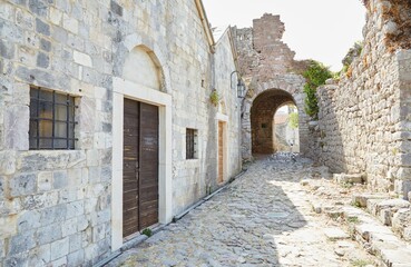 Fototapeta na wymiar The haunting ruins of Stari Bar in southern Montenegro