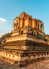 Fototapeta premium Wat Chedi Luang,Buddhist temple in the historic centre of Chiang Mai, Thailand.