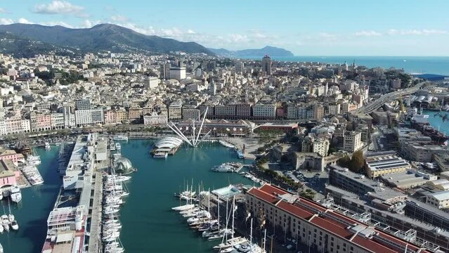 video aereo col drone della citt&agrave; di genova