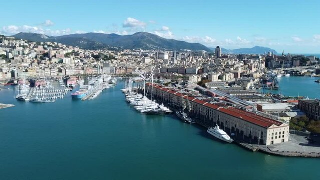 video aereo col drone della citt&agrave; di genova
