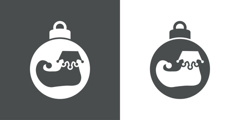 Tiempo de Navidad. Logo con silueta de bola de navidad con bota de elfo de Santa Claus para su uso en invitaciones y felicitaciones