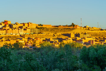 Obraz premium Dades valley, and of the city Boumalne Dades