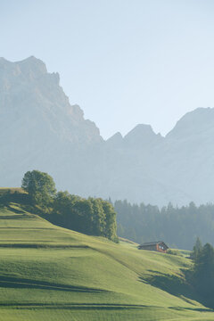 Sonnenaufgang im Alta Badia Tal in den Dolomiten