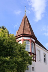 Fototapeta na wymiar Historisches Gebäude im Zentrum der Stadt Viernheim in Hessen