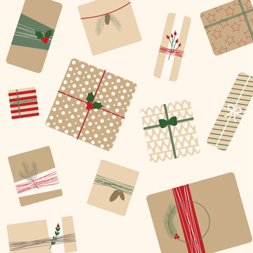 Texture pacchi regalo di natale, Stile minimal e moderno. Carta kraft con decorazioni naturali come pino, pigne e pungitopo, bacche rosse.