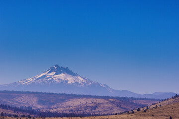 Naklejka premium Mt. Hood a stratovolcano in the Cascade Volcanic Arc in Oregon, USA