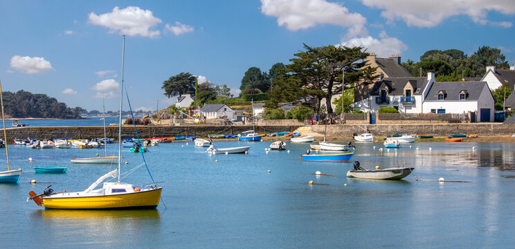 Petit port de Bretagne dans le Golf du Morbihan.