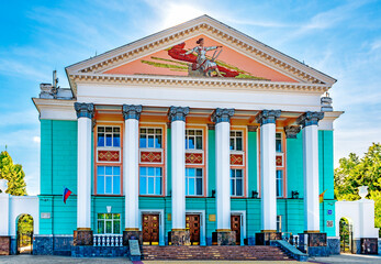 Cheboksary building of the state order Badge of Honor of the Russian Drama Theater