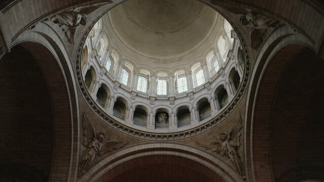 interior de la c&uacute;pula del sagrado corazon de la ciudad de Par&iacute;s