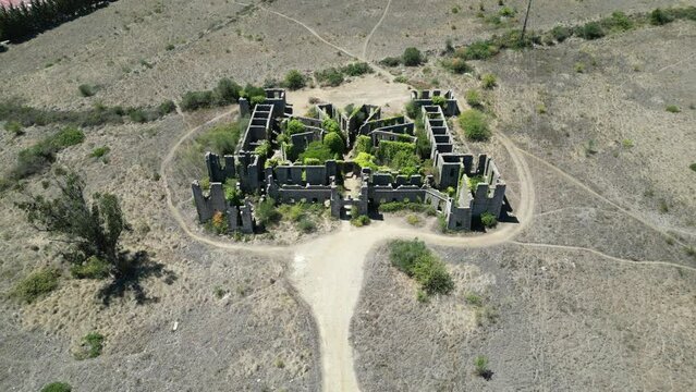 Ru&iacute;nas Abandonado Sanat&oacute;rio Albergaria Grandella Desmoronamento Desabitado Destru&iacute;do Obra Constru&ccedil;&atilde;o Parque Municipal Cabe&ccedil;o de Montachique Ribas de Cima Fanh&otilde;es Lisboa Portugal Cabe&ccedil;o de Montachique