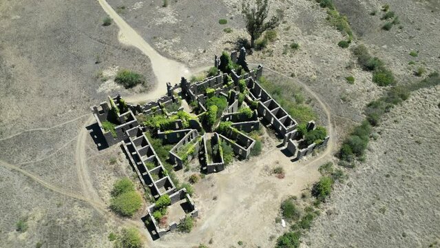 Ru&iacute;nas Abandonado Sanat&oacute;rio Albergaria Grandella Desmoronamento Desabitado Destru&iacute;do Obra Constru&ccedil;&atilde;o Parque Municipal Cabe&ccedil;o de Montachique Ribas de Cima Fanh&otilde;es Lisboa Portugal Cabe&ccedil;o de Montachique