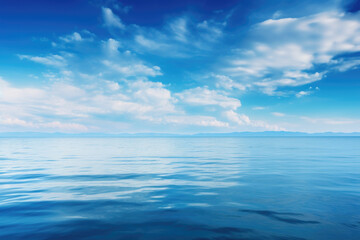 Obraz premium Panorama of sea waves against the cloudy sky