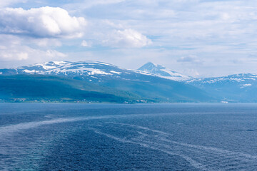 der magische Fjord Balsfjorden südlich von der Polarstadt Tromsö in Norwegen