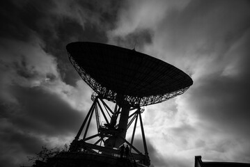 Large radio telescope, parabolic antenna