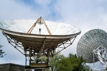 Large radio telescope, parabolic antenna