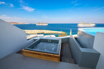 Jakuzi view with cruise, Mykonos, Greece