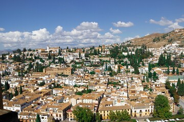 Fototapeta premium Aerial view of the city of Granada and its beautiful architecture on a sunny day