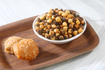 Roasted Chana or Bhuna Chana with Gur, Gud or jaggery