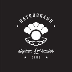 Seashell line and pearl logo Open shell with a pearl icon