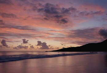Fototapeta premium Sapphire Shores: Fiji's Yasawa Islands Sunset.