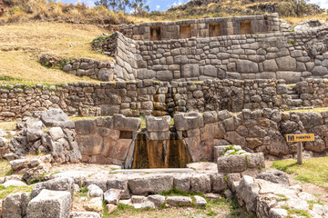 Fototapeta na wymiar ruínas incas na cidade de Cusco, Peru