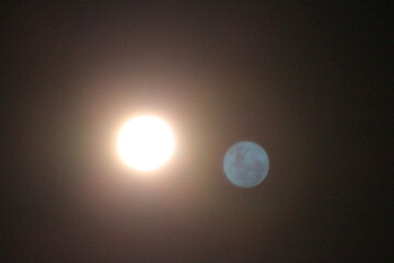 満月　ダブルムーン　二つの月