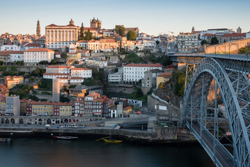 Fototapeta na wymiar Centro histórico do Porto e Ponte D. Luís I
