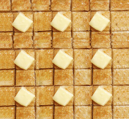 トーストにバターとはちみつの朝食