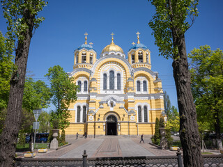 Fototapeta na wymiar exterior of St. Vladimir's Cathedral in capital kyiv