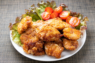 唐揚げ(鶏もも肉の唐揚げ)。
